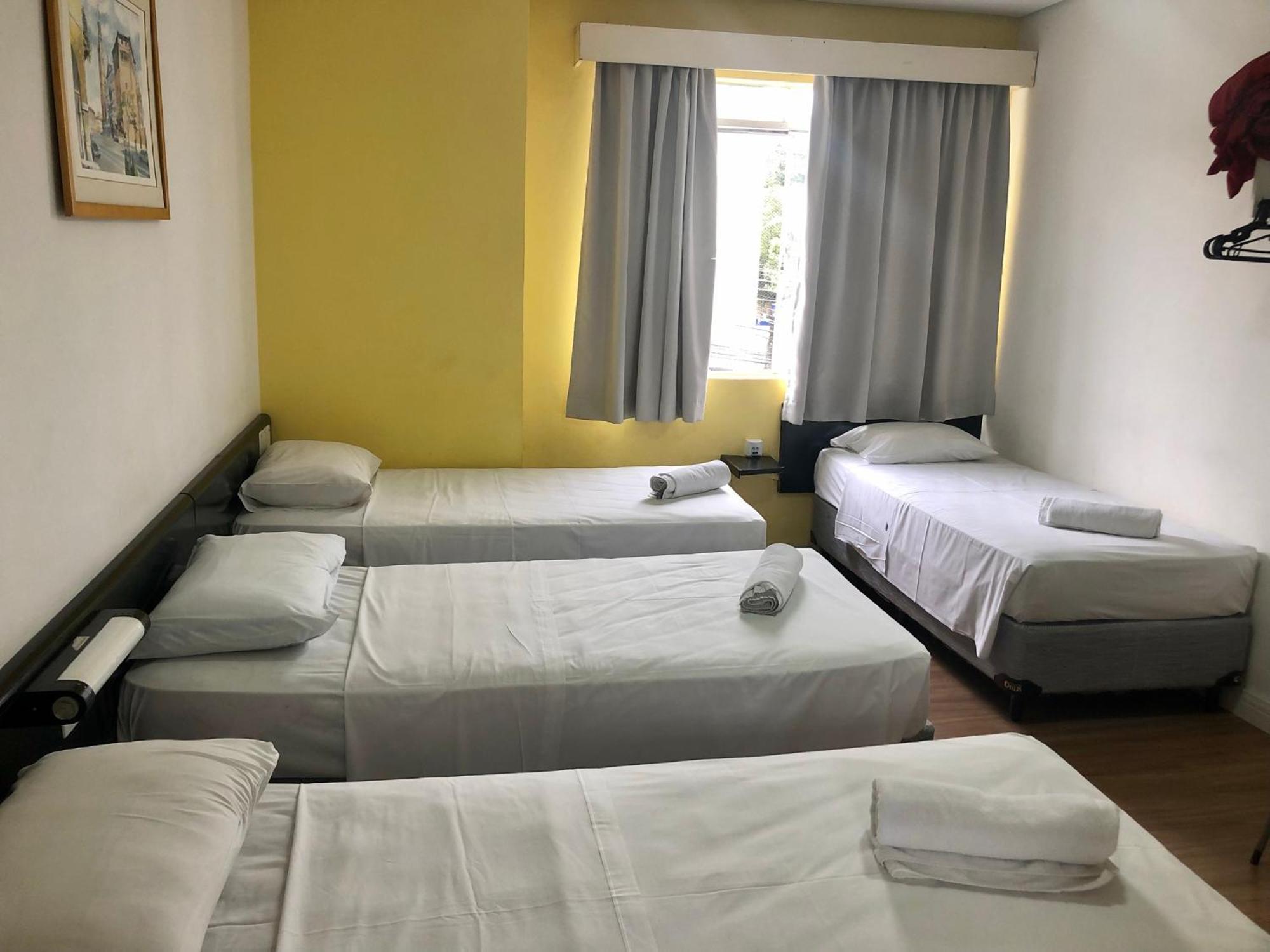 Hotel Blumenau Centro Curitiba Quarto foto